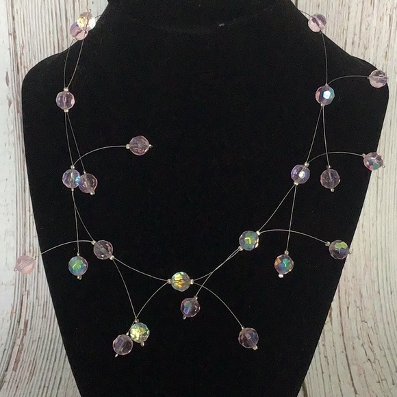 Avon Pink Iridescent  Beaded Necklace w/Matching Dangle Earrings. New in Box - Picture 2 of 6